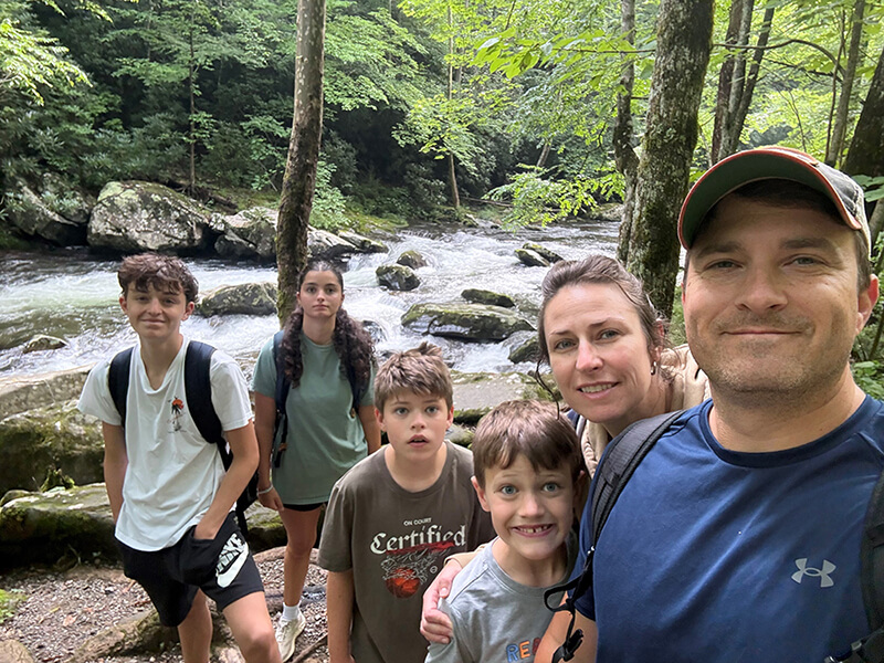 Michelle Dodd family Hiking Picture